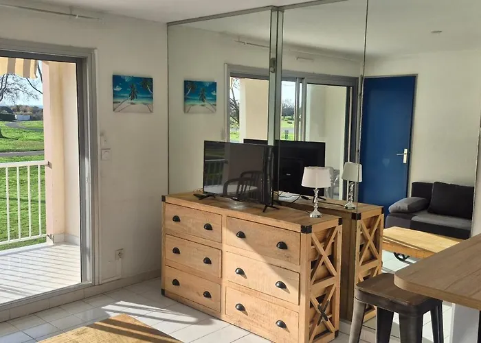 Apartment Amouvera C14, T2 Vue Mer, Piscine, Clim, Parking